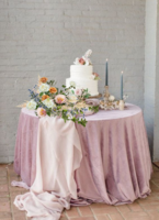 Cake table flowers