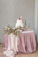 Laurel CAke table