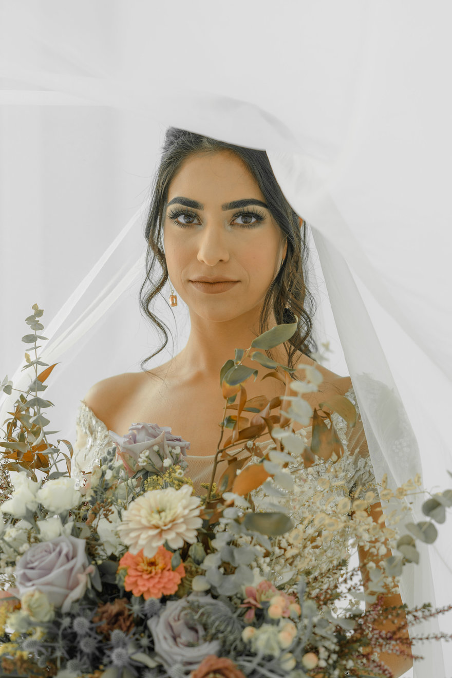 Simply Modern Styled Shoot