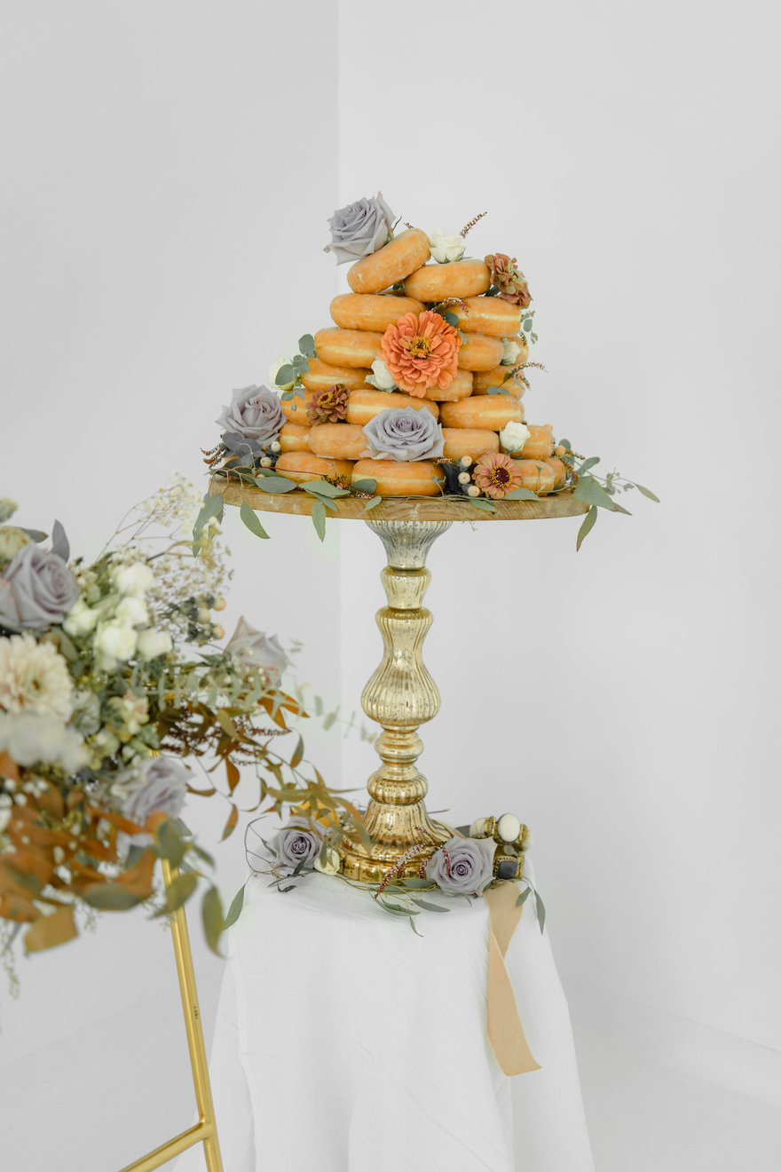 Simply Modern Styled Shoot